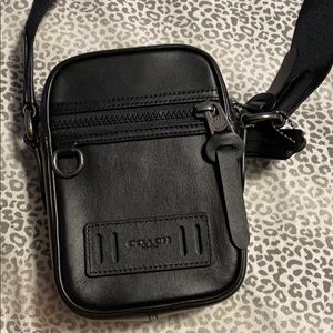 TERRAIN CROSSBODY